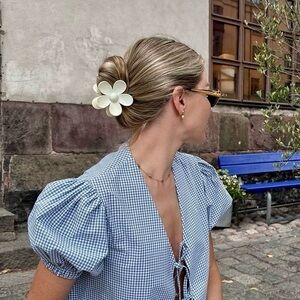 1PC Large Flower Hair Clip 🌸🍦☀️